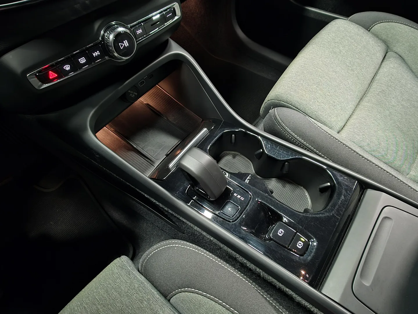 Autokuva 14 - NNM-298