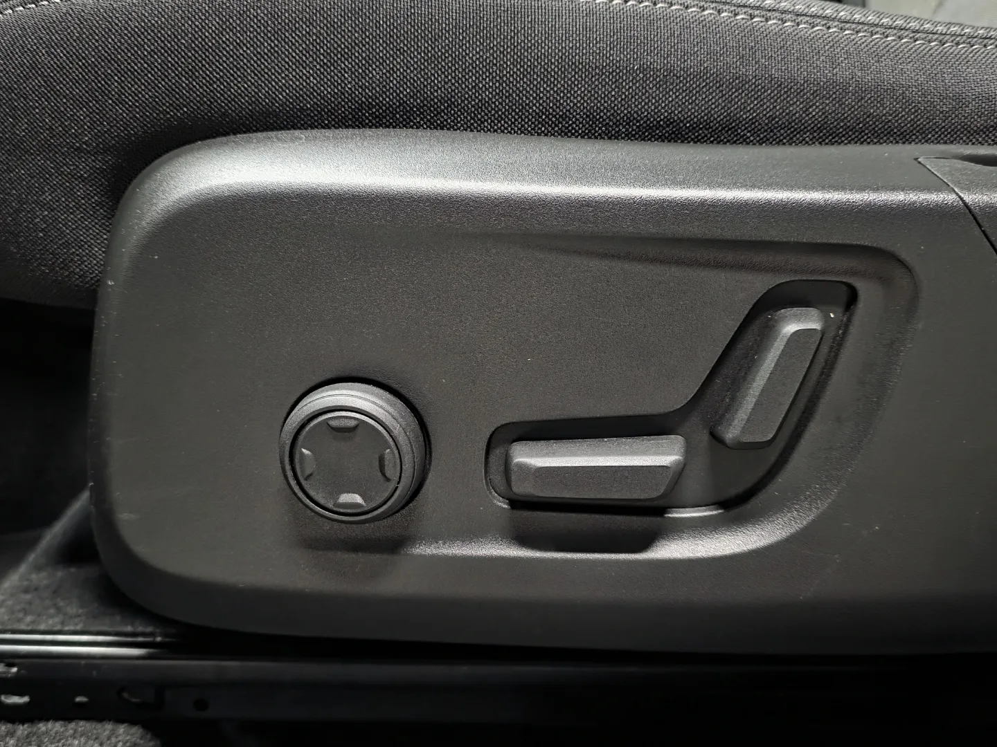 Autokuva 15 - NNM-298