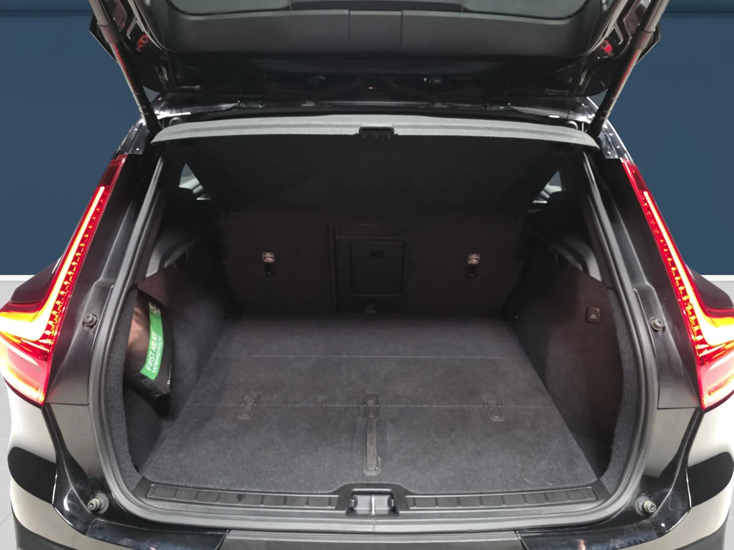 Autokuva 11 - NNM-300