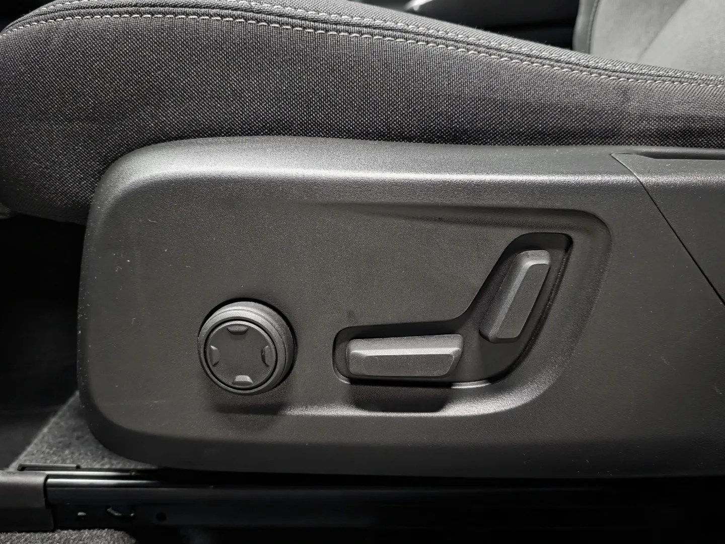 Autokuva 15 - NNM-314