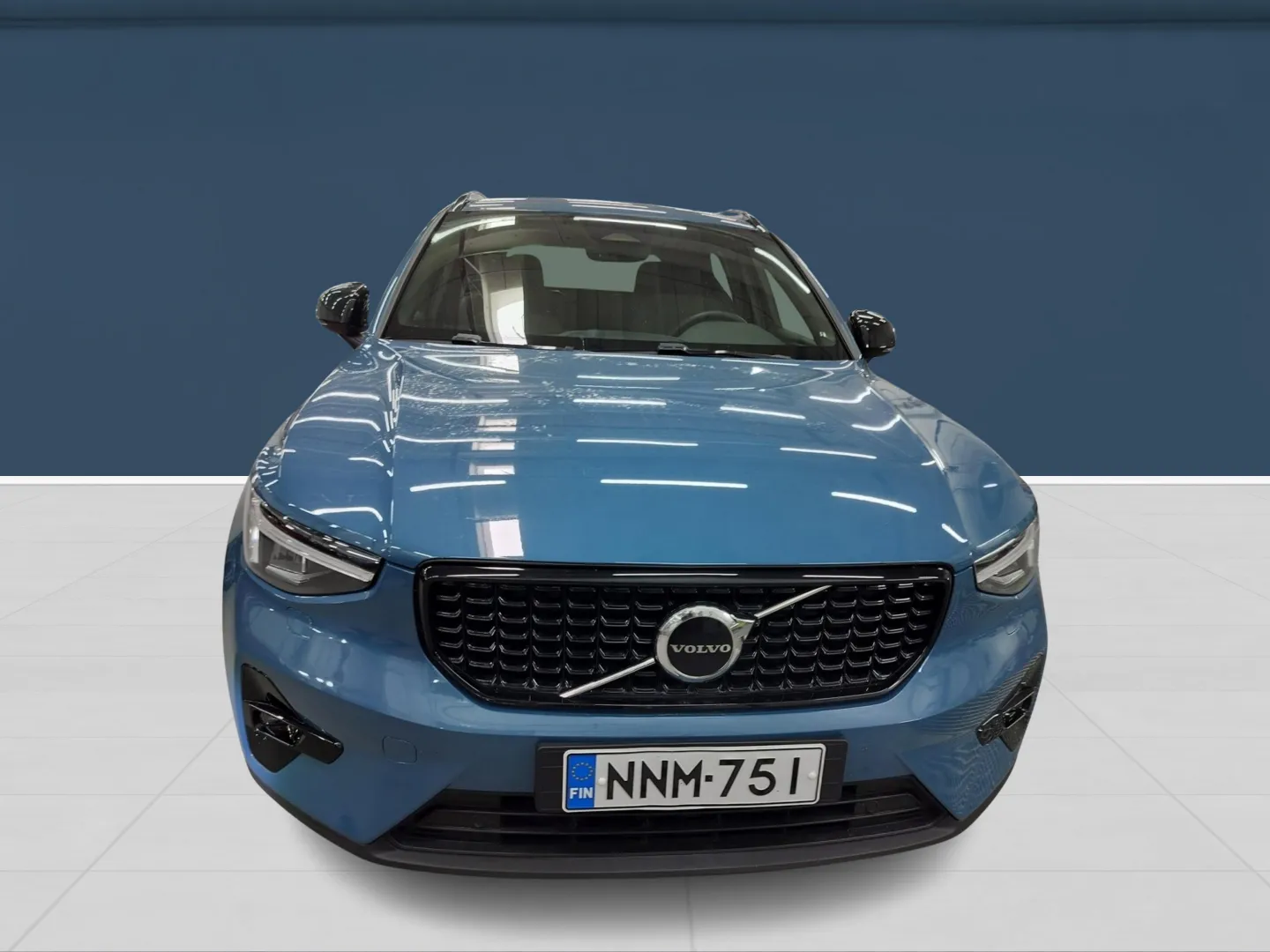 Autokuva 3 - NNM-751