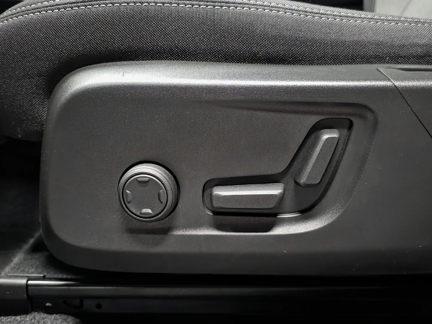 Autokuva 16 - NNM-755