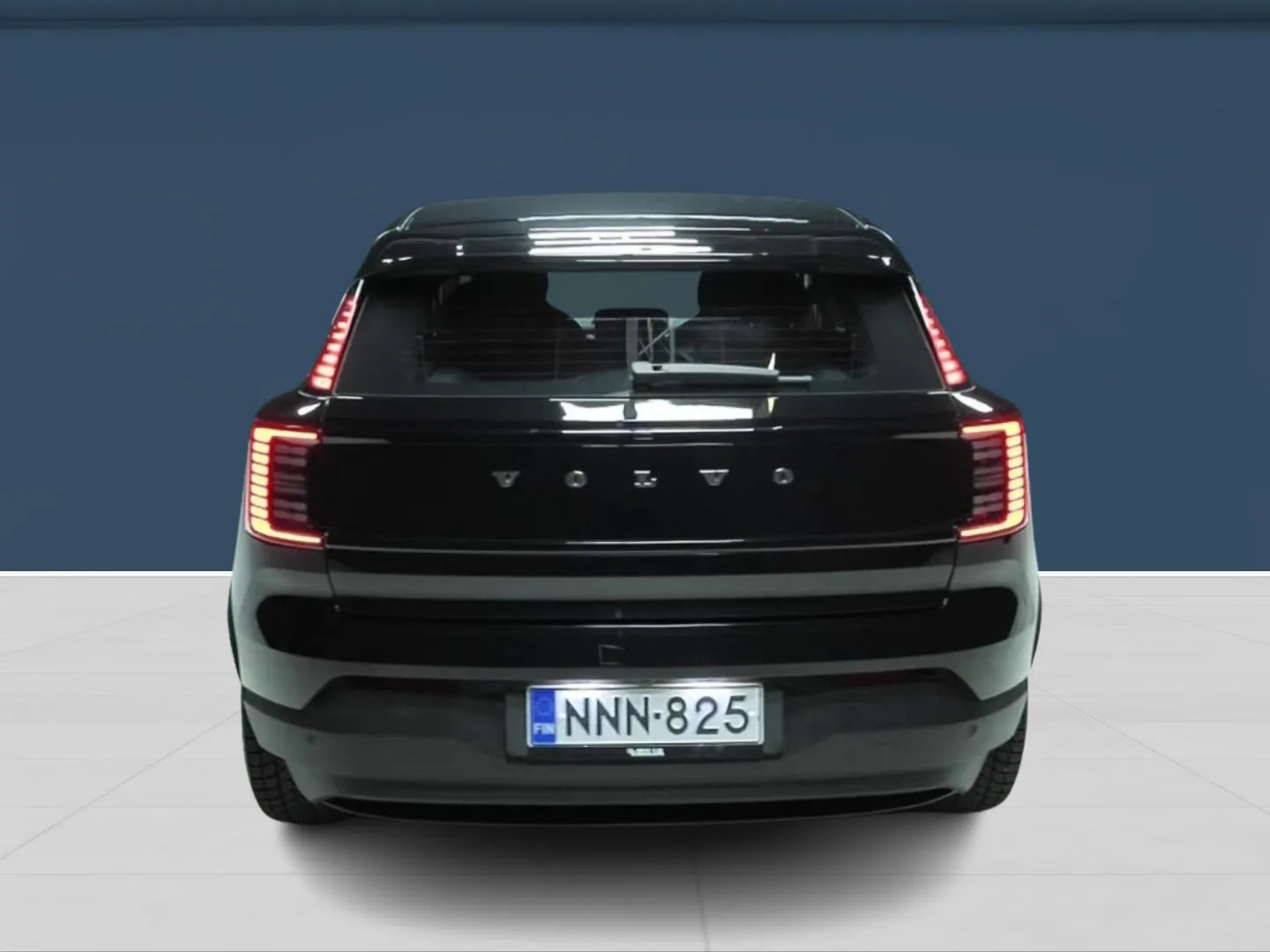 Autokuva 5 - NNN-825