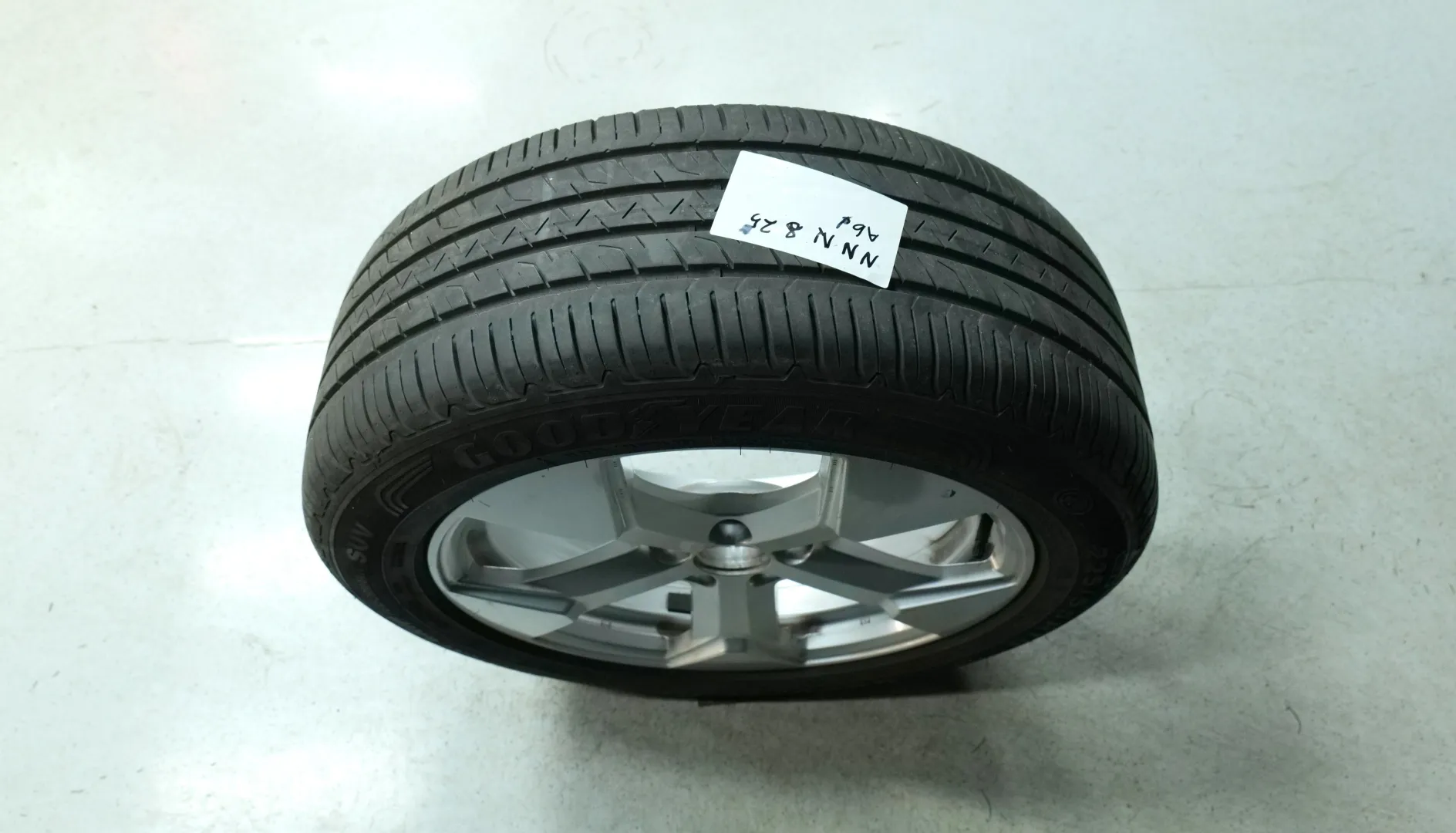 Autokuva 17 - NNN-825