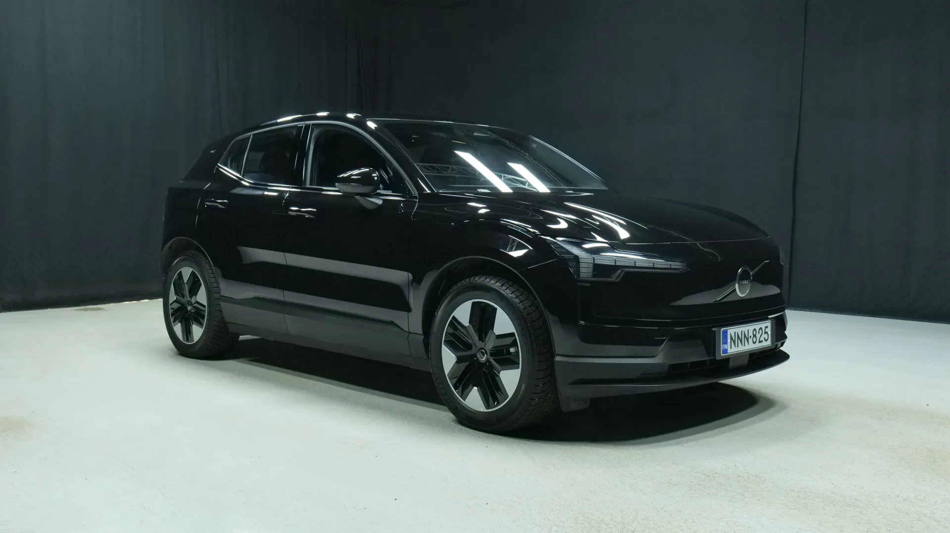 Autokuva 5 - NNN-825