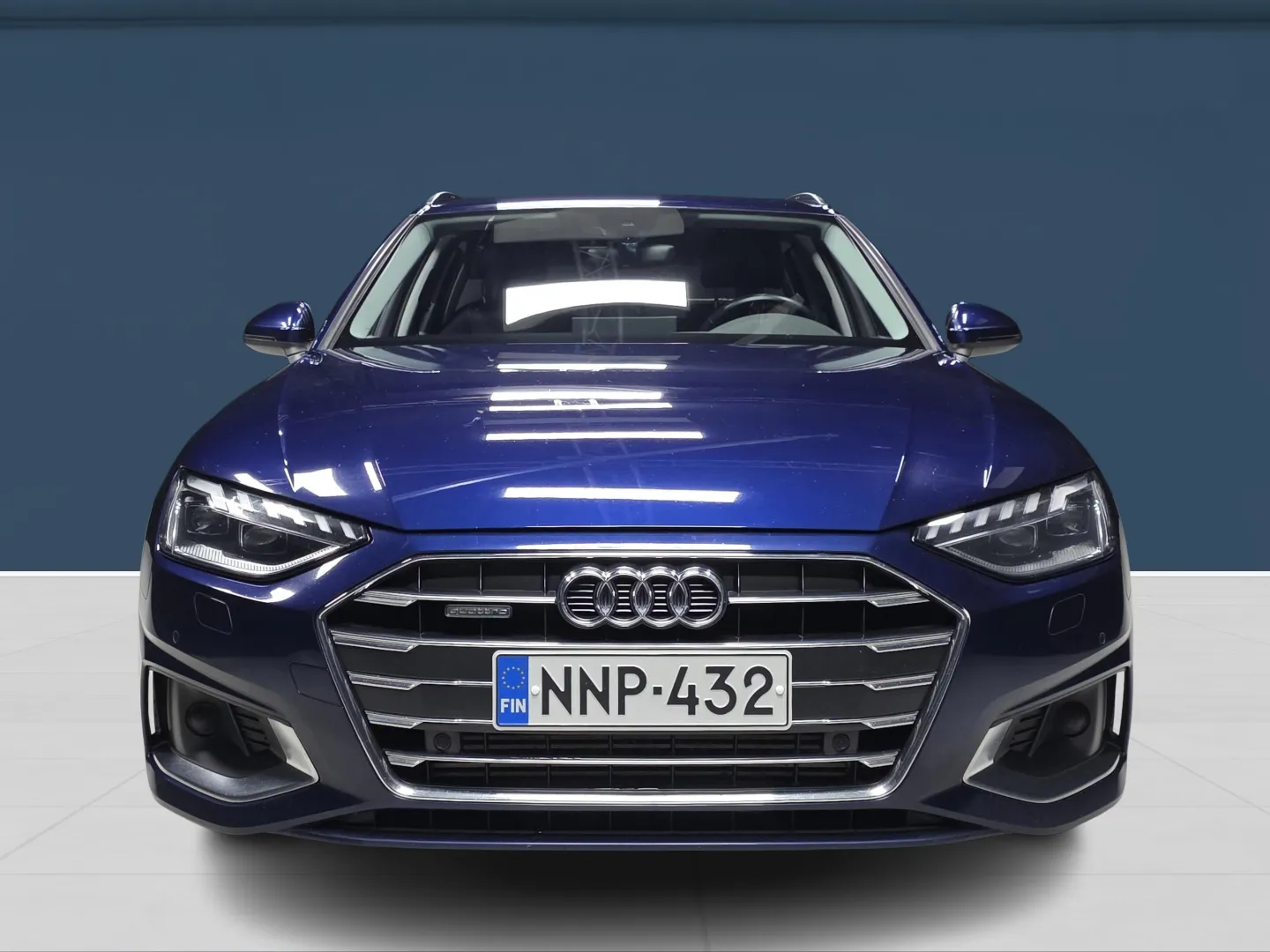 Autokuva 2 - NNP-432