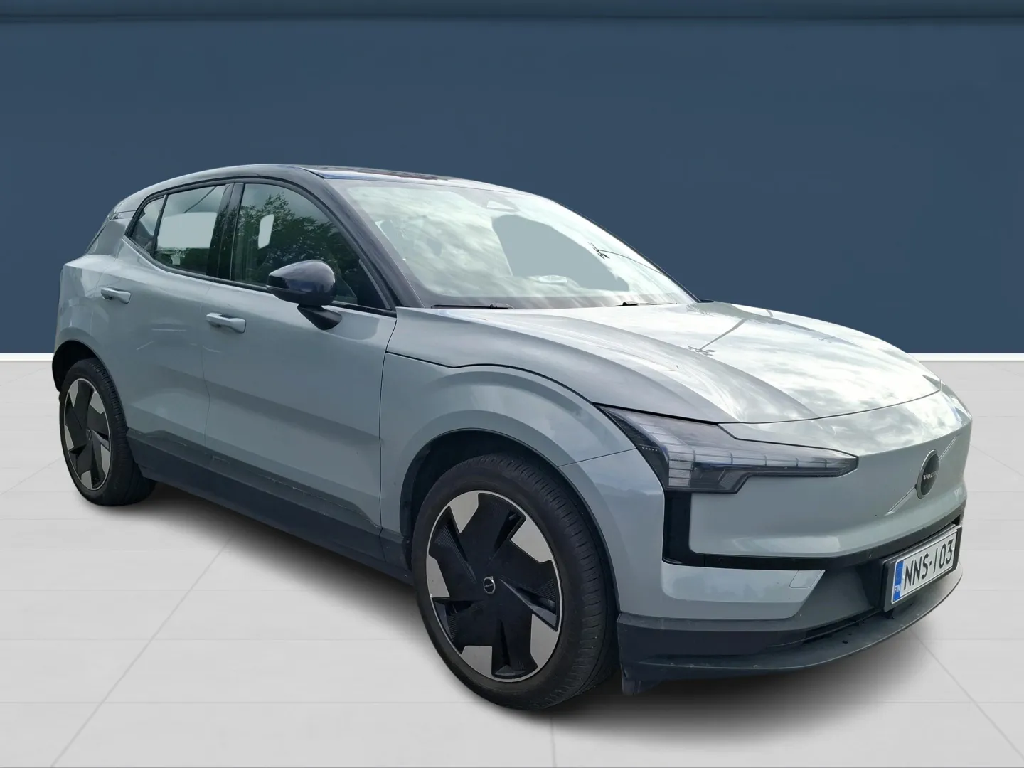 Autokuva 3 - NNS-103