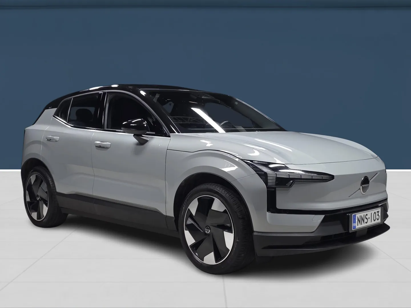 Autokuva 3 - NNS-103