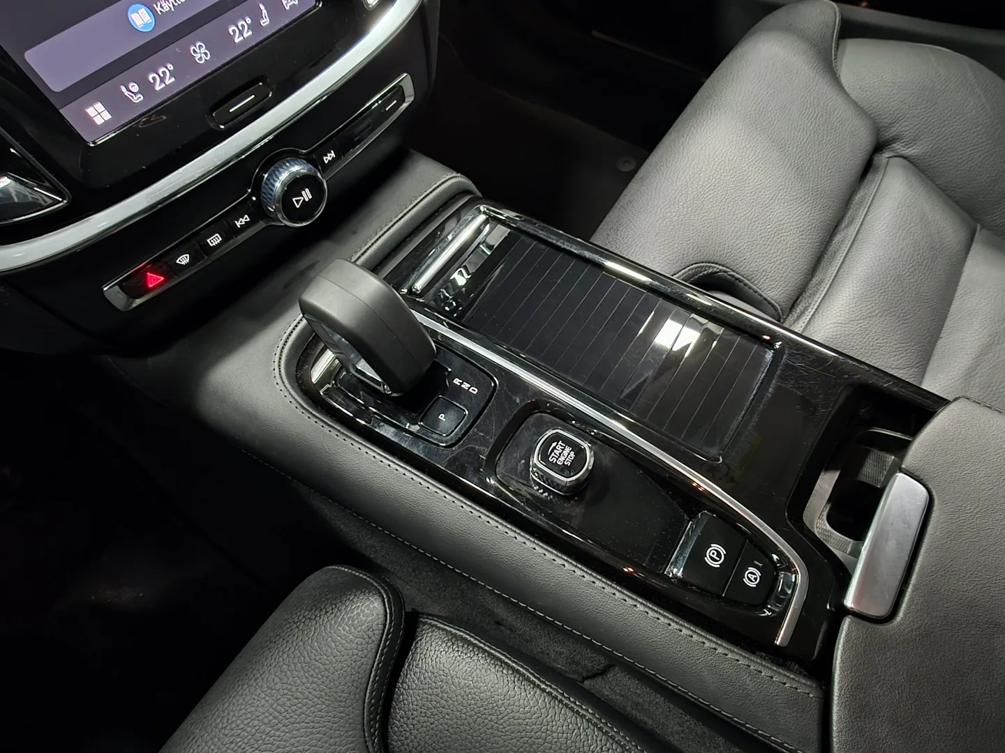 Autokuva 14 - NNS-120