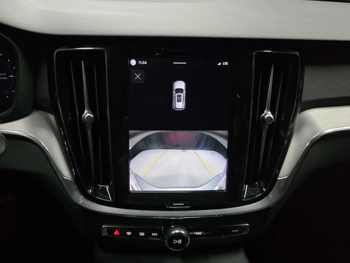 Autokuva 13 - NNS-122