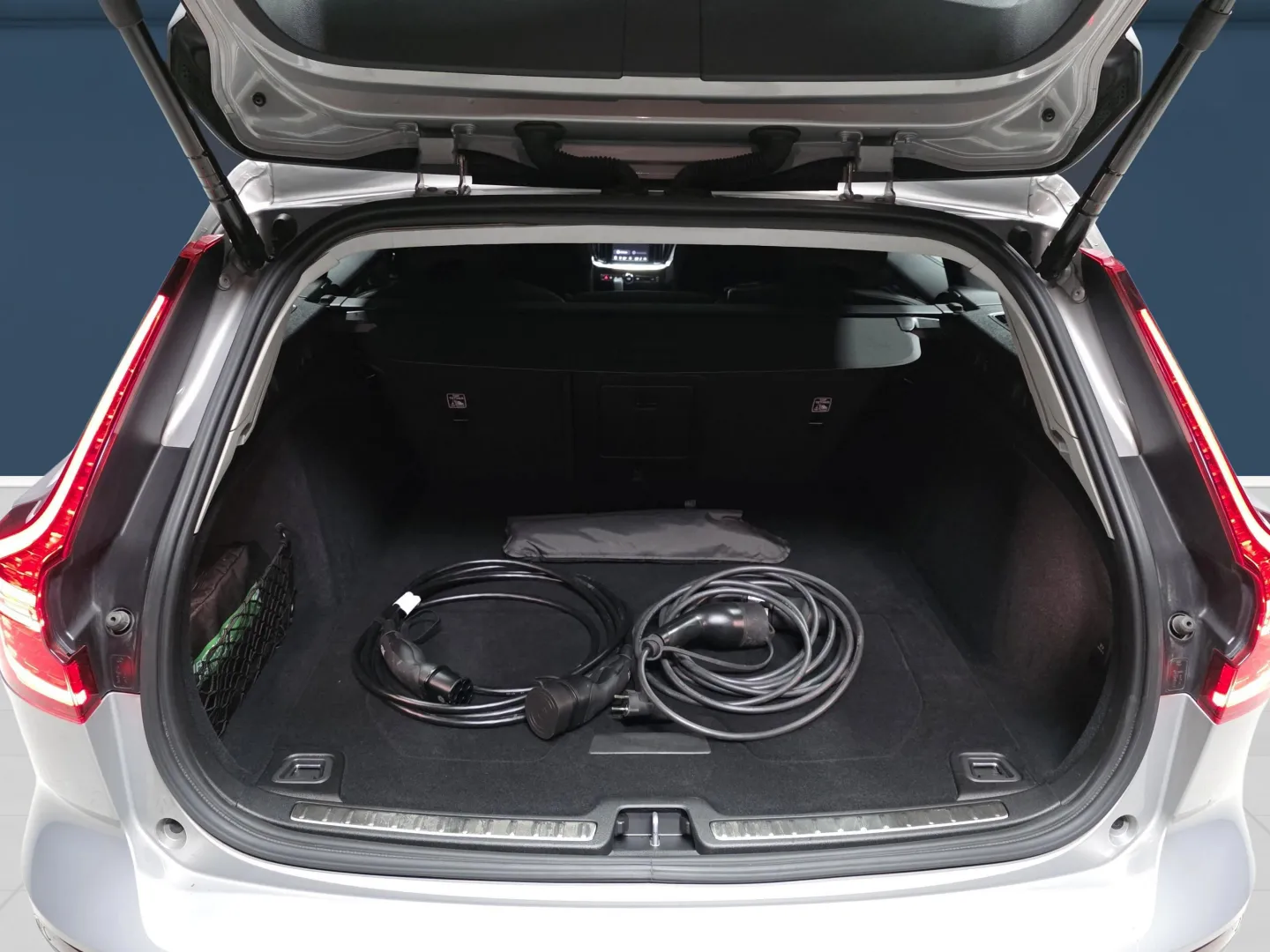 Autokuva 11 - NNS-122