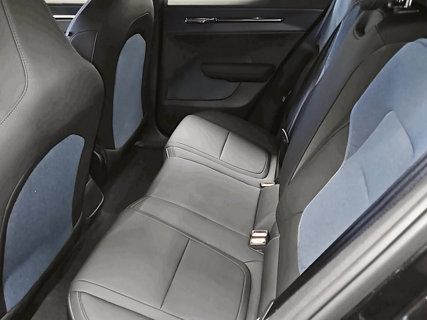 Autokuva 9 - NNT-467