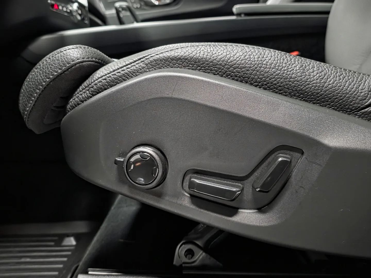 Autokuva 16 - NNZ-222