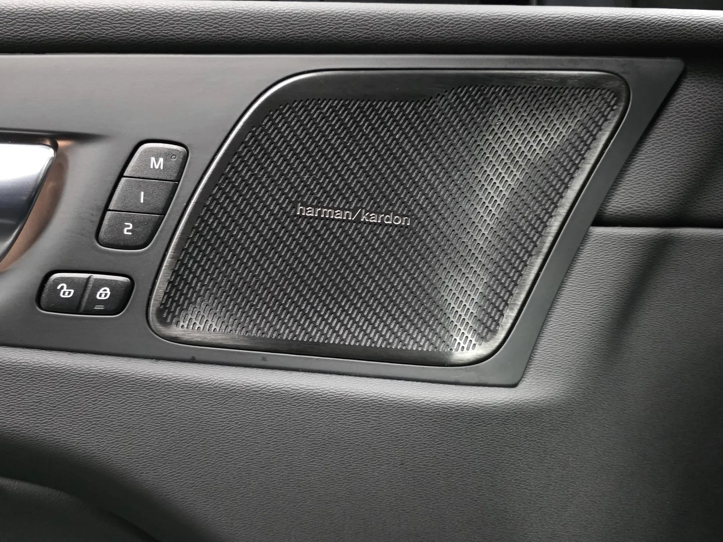 Autokuva 15 - NNZ-222