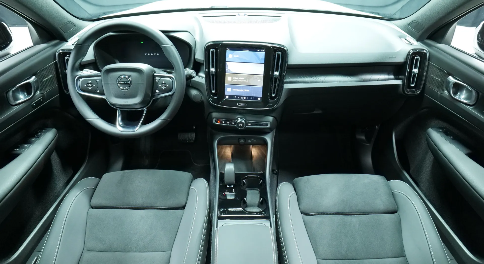 Autokuva 14 - NOA-645