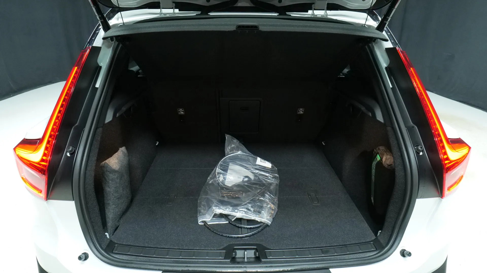 Autokuva 17 - NOA-645