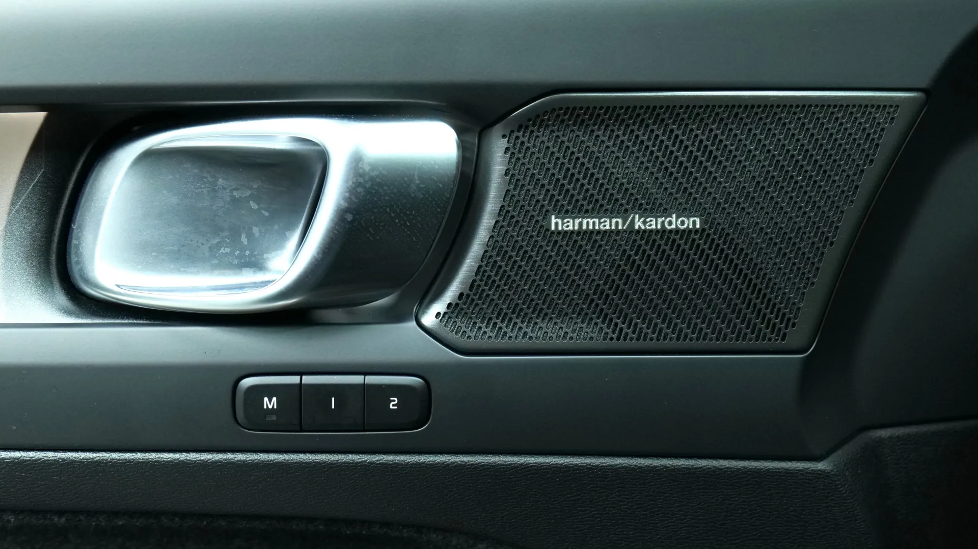 Autokuva 10 - NOA-645