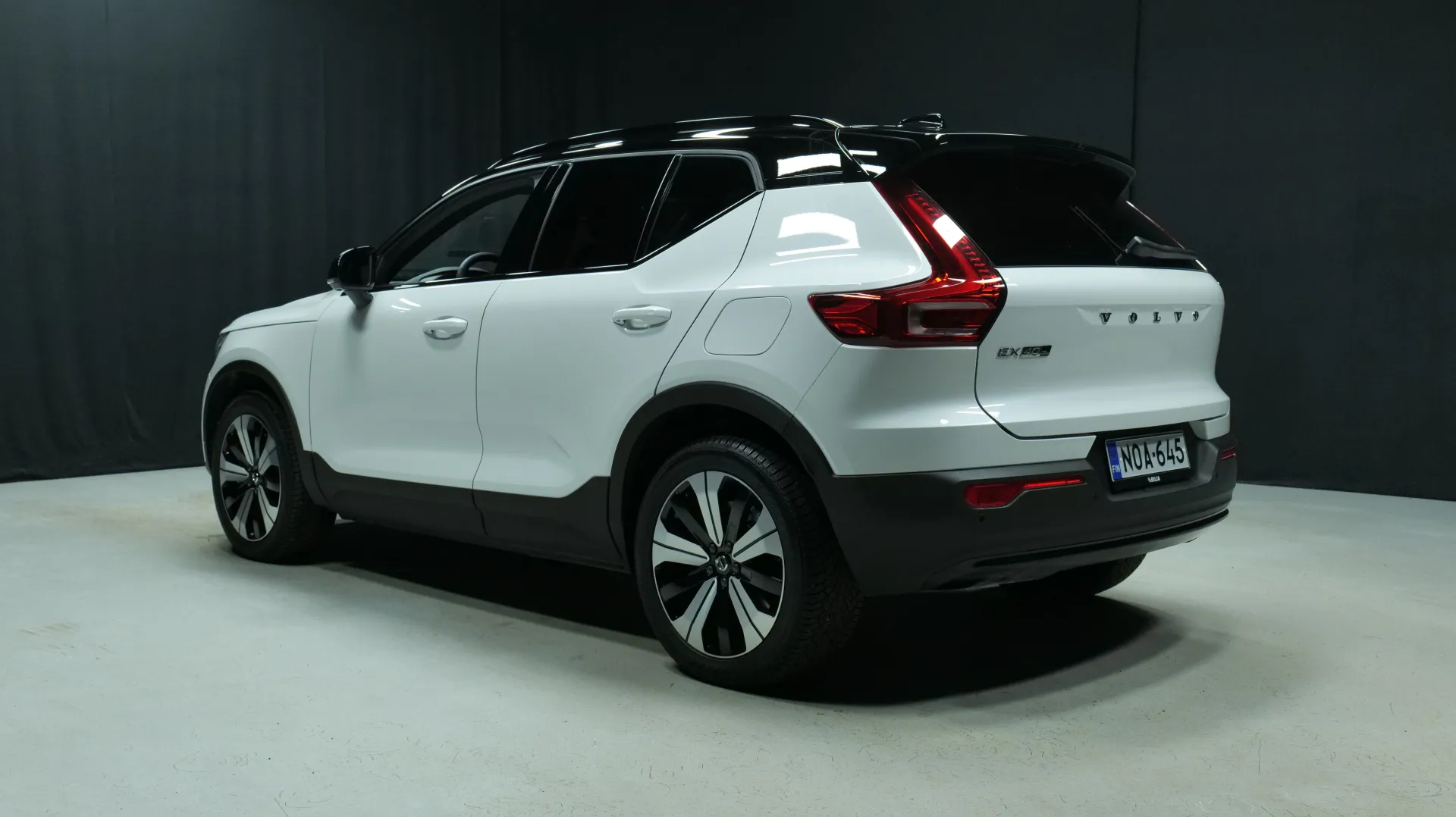 Autokuva 2 - NOA-645