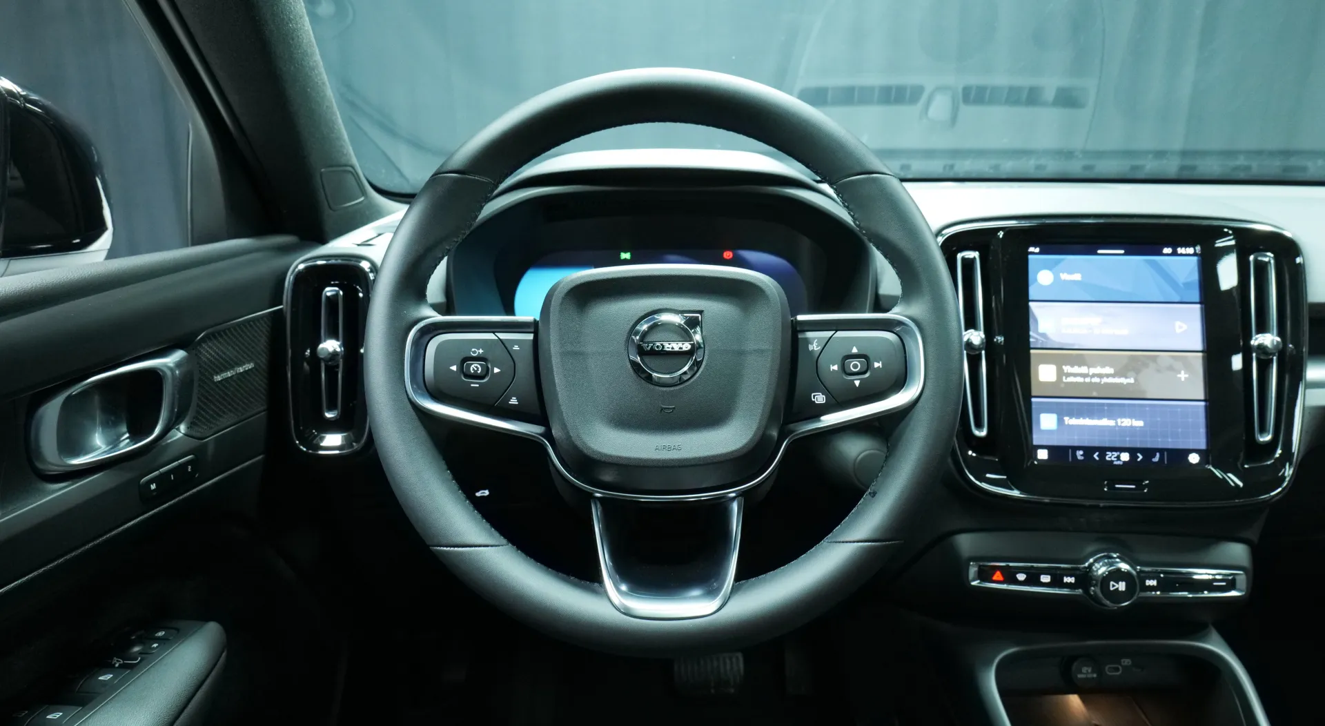 Autokuva 15 - NOA-645