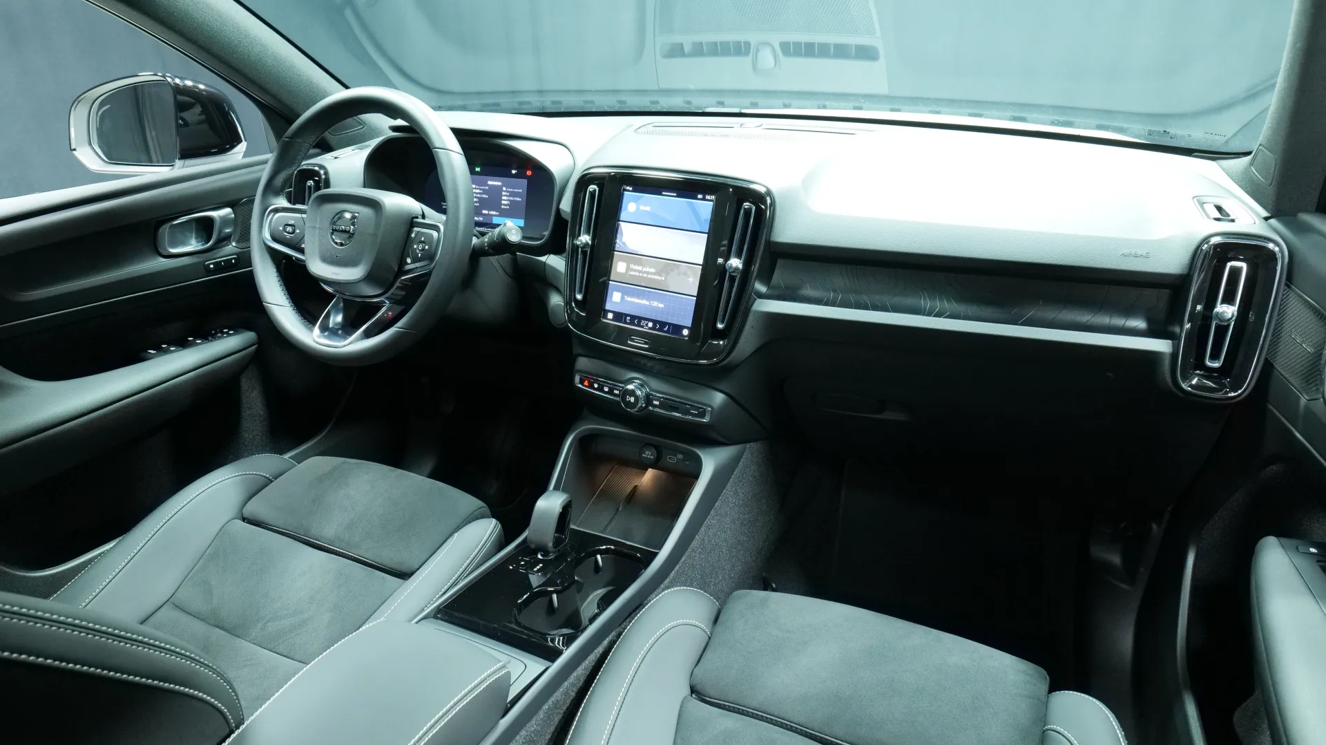 Autokuva 19 - NOA-645