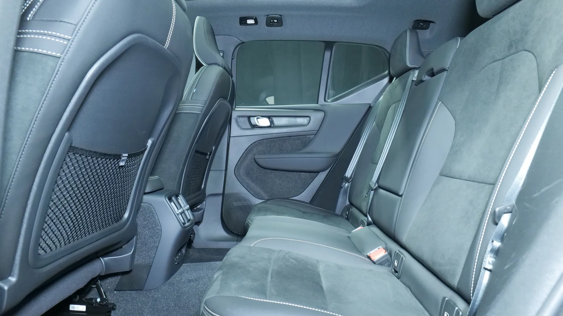 Autokuva 16 - NOA-645