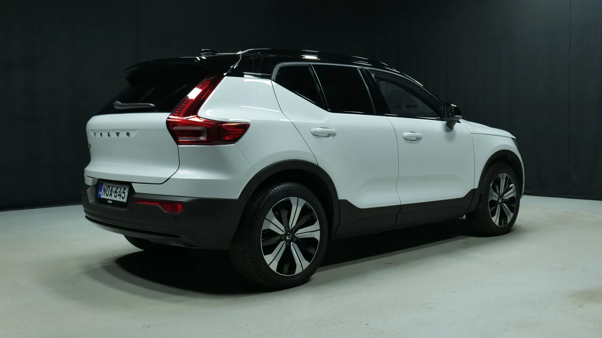 Autokuva 3 - NOA-645