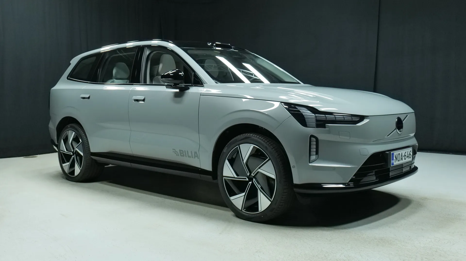 Autokuva 9 - NOA-646