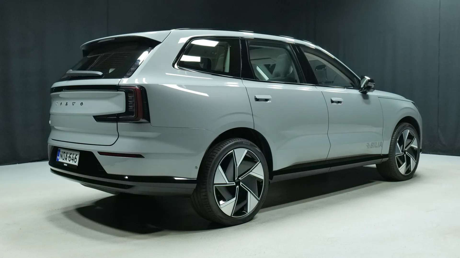 Autokuva 6 - NOA-646