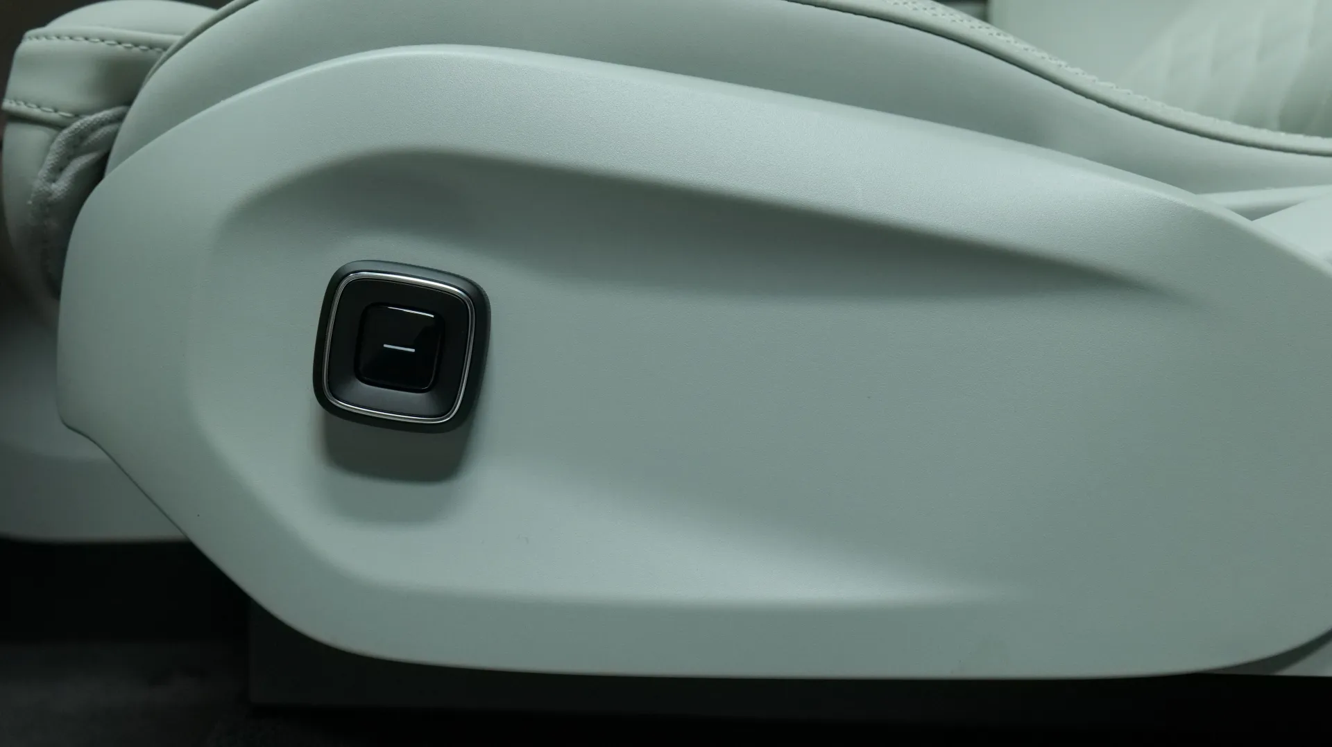 Autokuva 21 - NOA-646