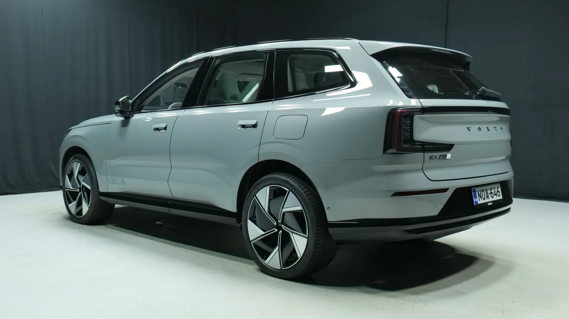 Autokuva 4 - NOA-646