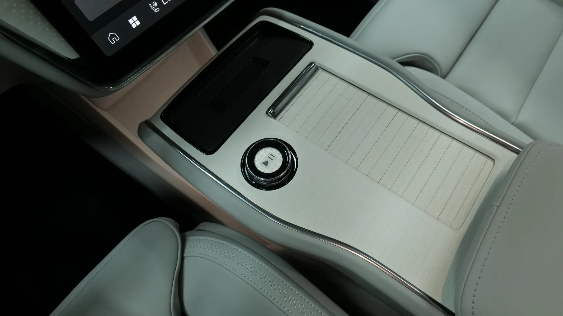 Autokuva 18 - NOA-646