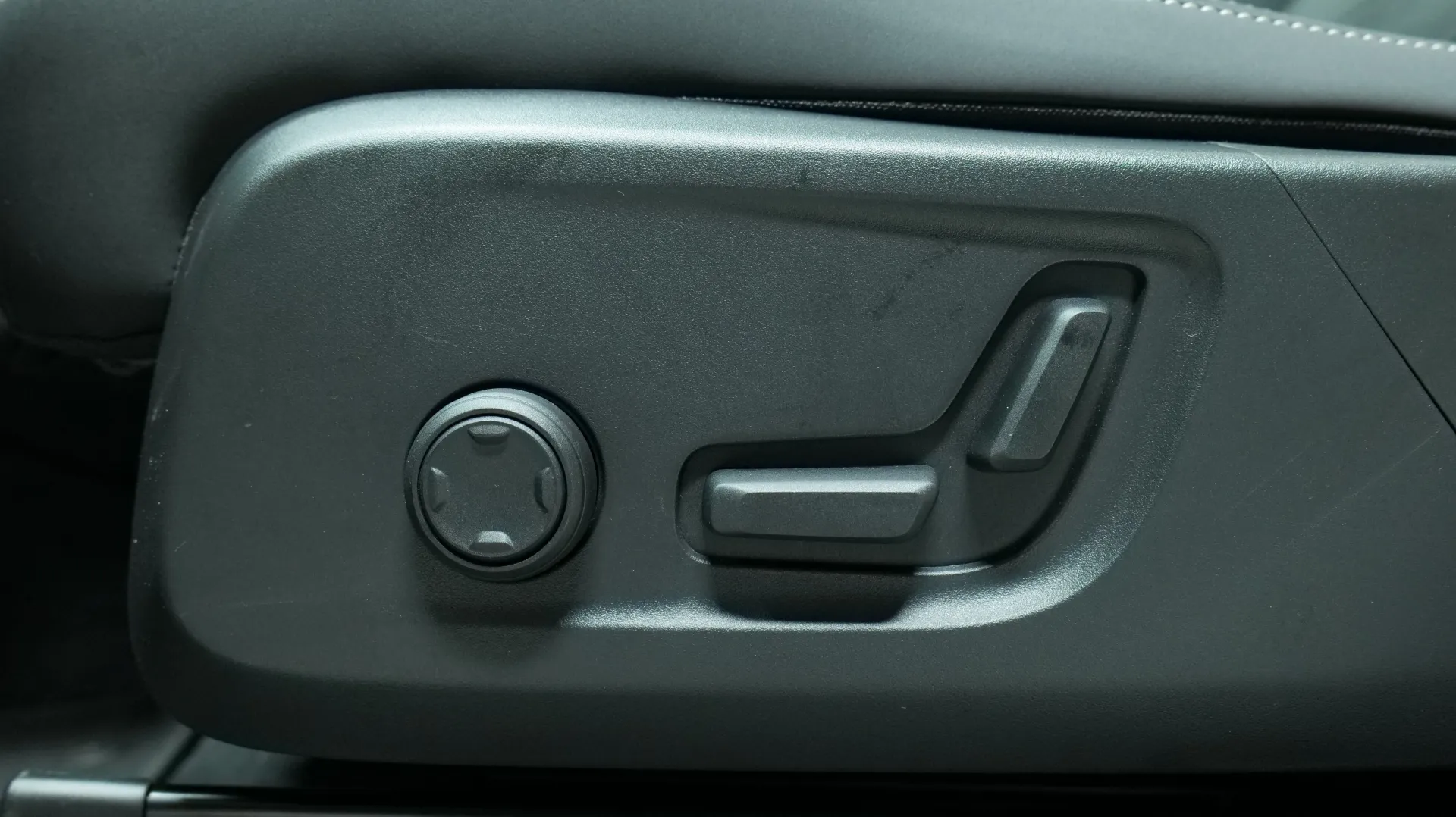 Autokuva 11 - NOA-655