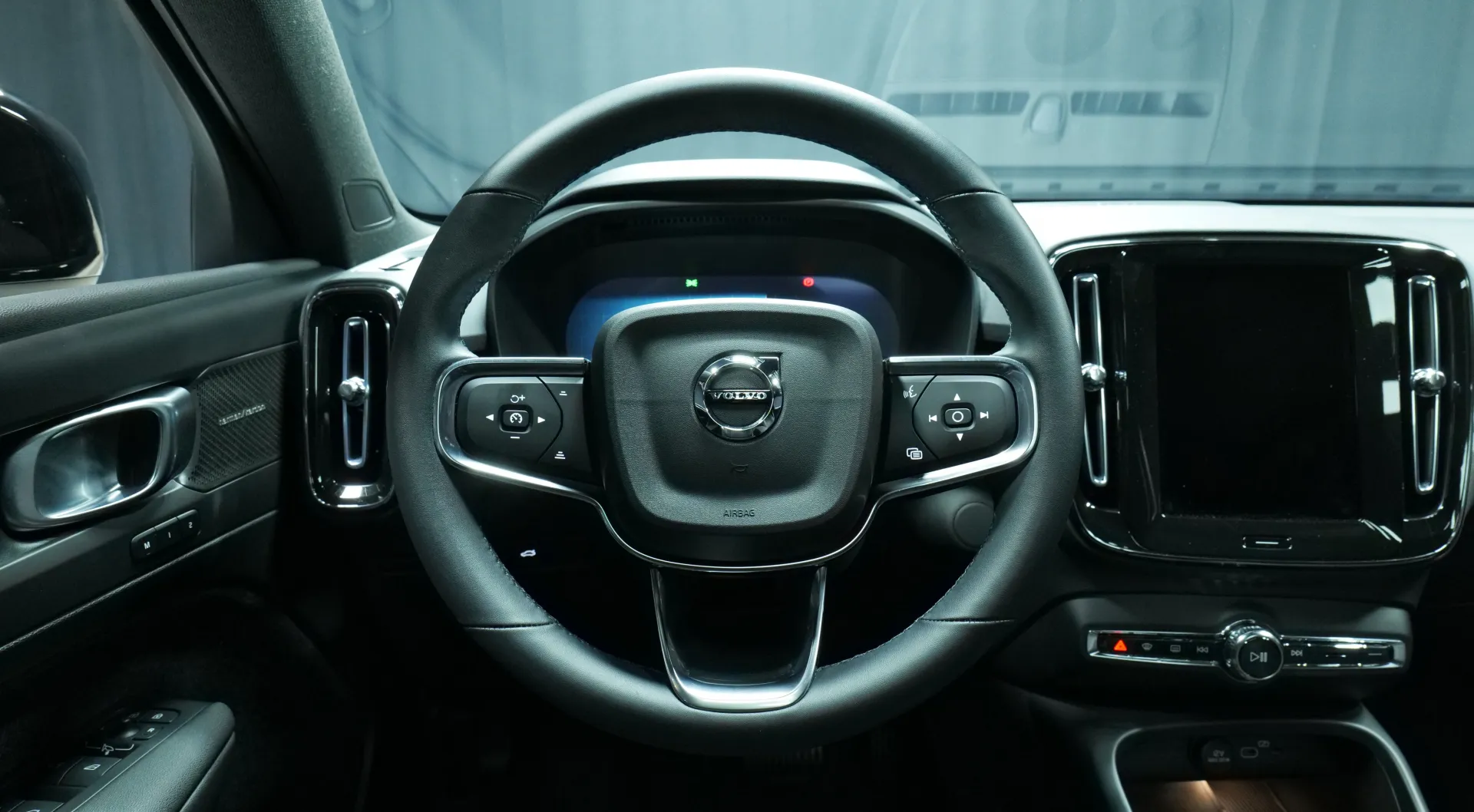 Autokuva 15 - NOA-655