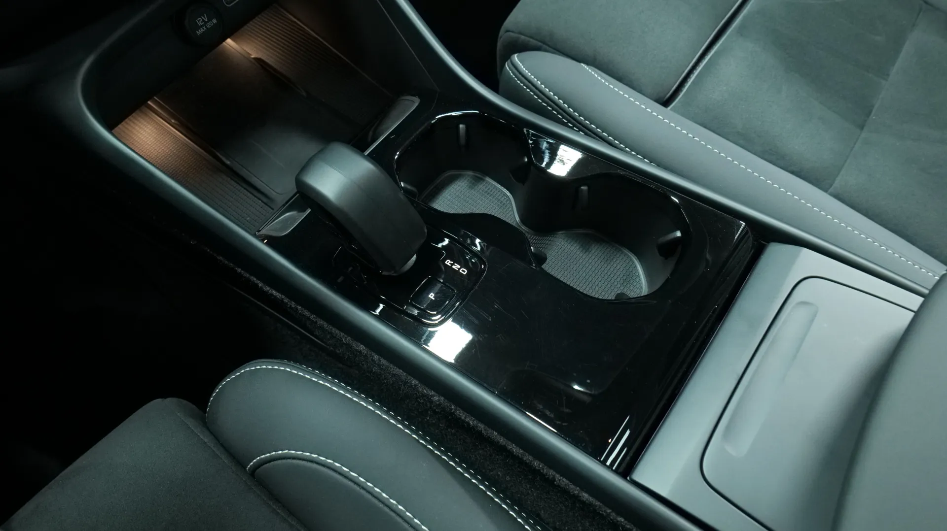 Autokuva 9 - NOA-655