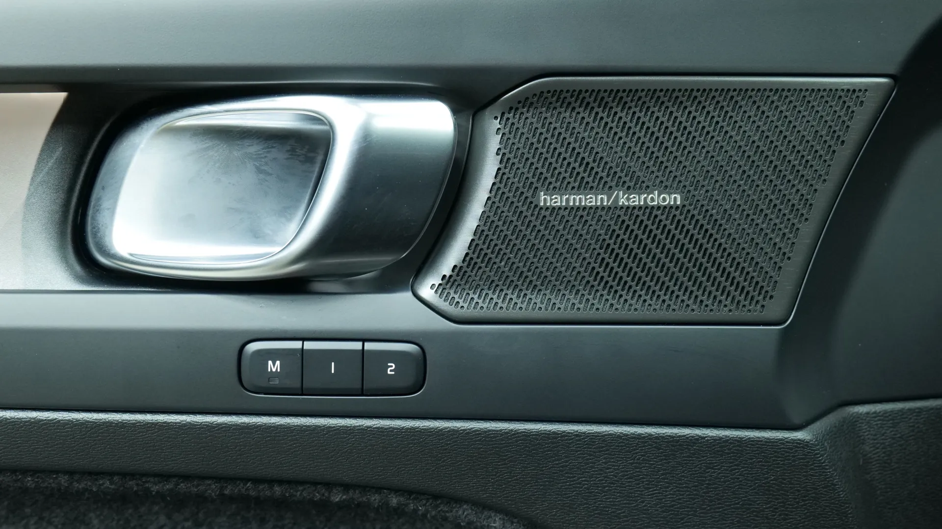 Autokuva 10 - NOA-655