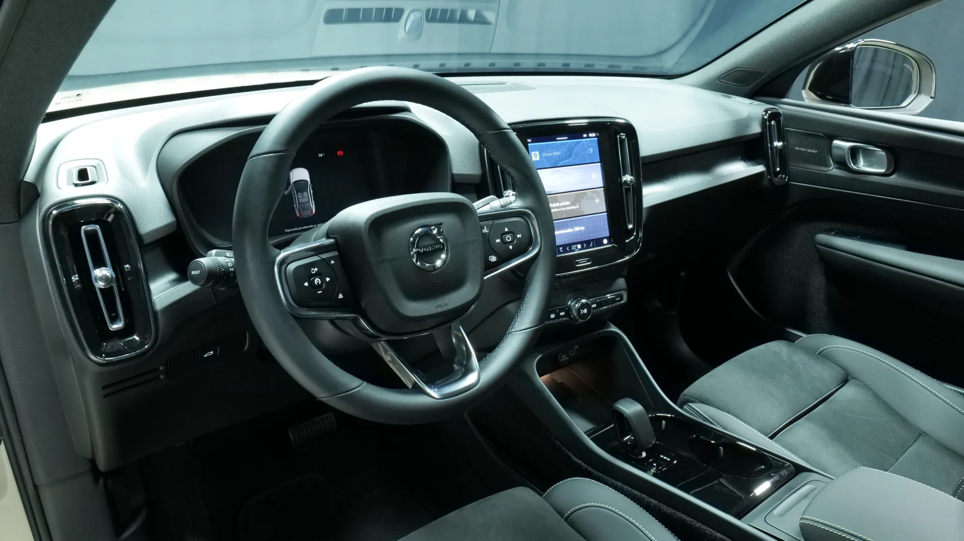 Autokuva 13 - NOA-655