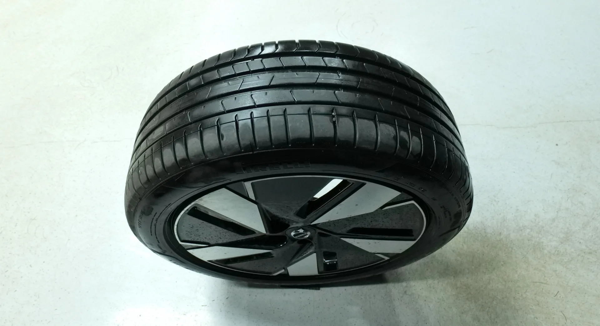 Autokuva 21 - NOA-655