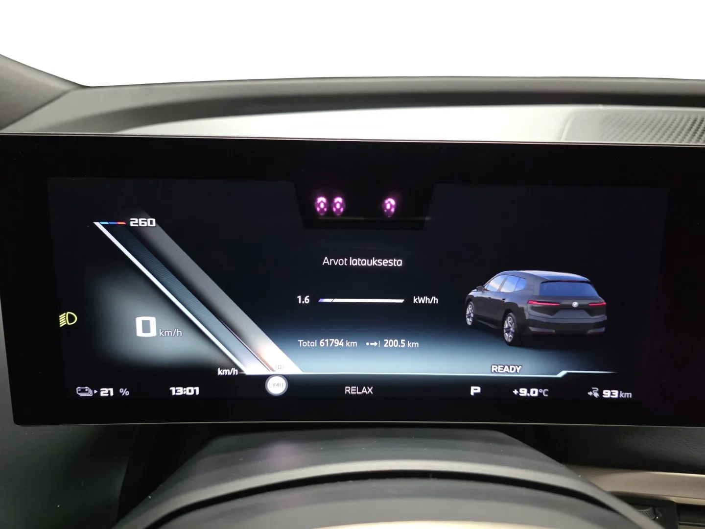 Autokuva 7 - NOA-985