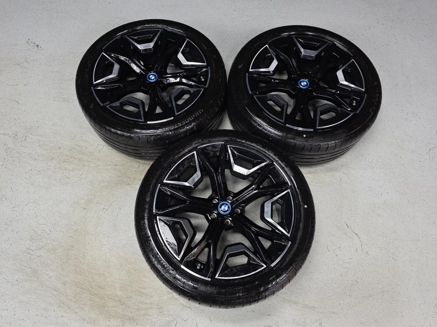 Autokuva 12 - NOA-985