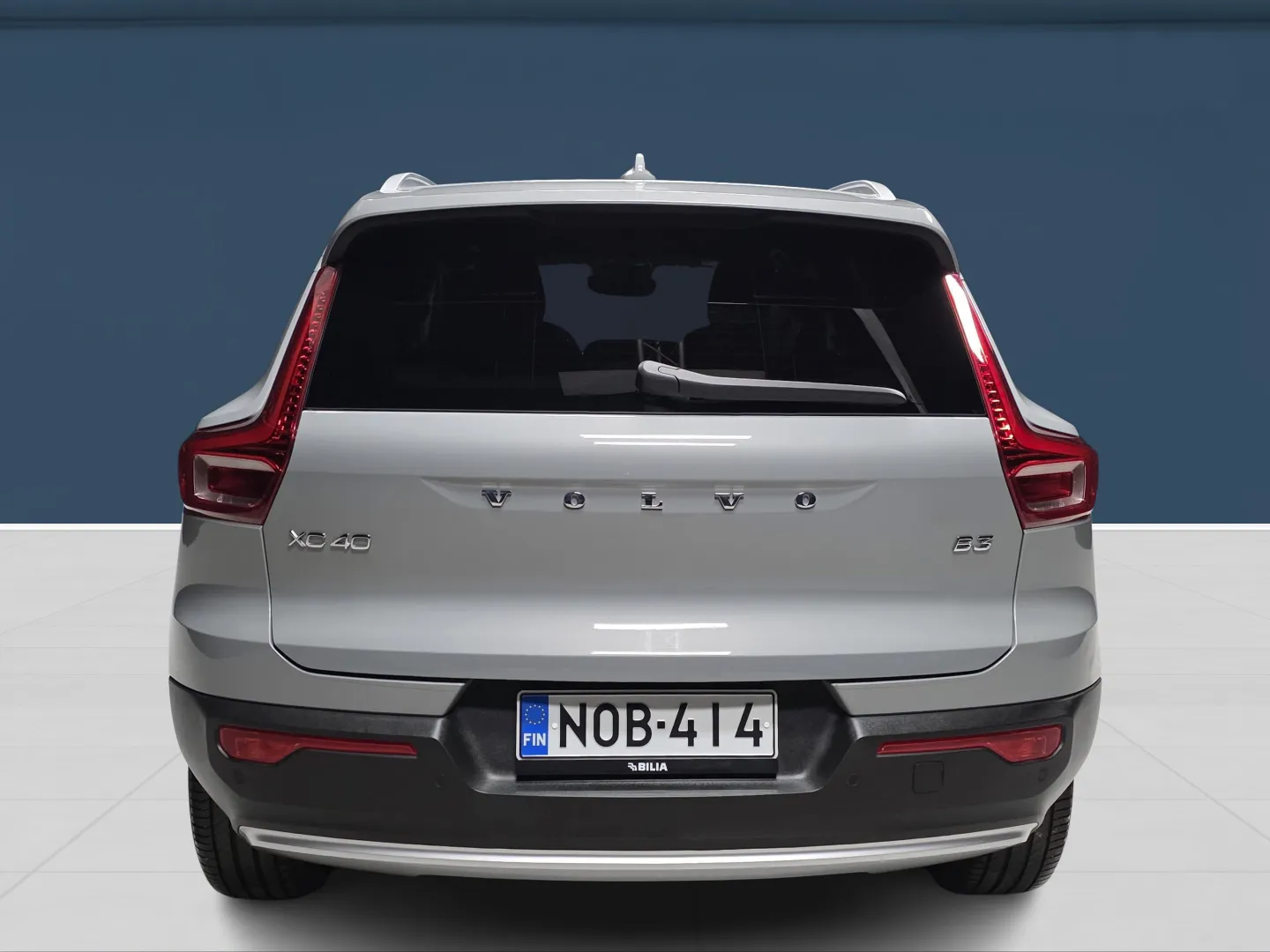 Autokuva 5 - NOB-414