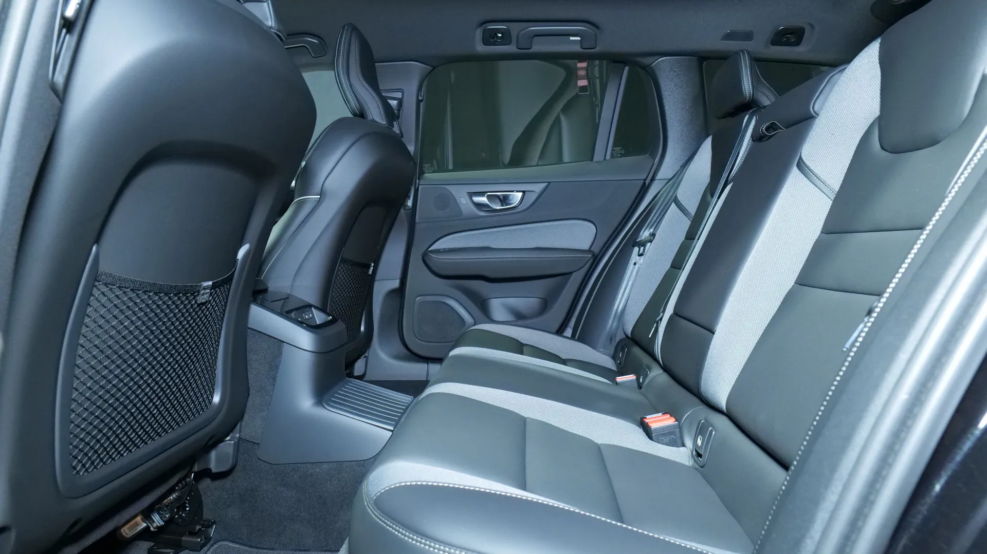 Autokuva 16 - NOB-844