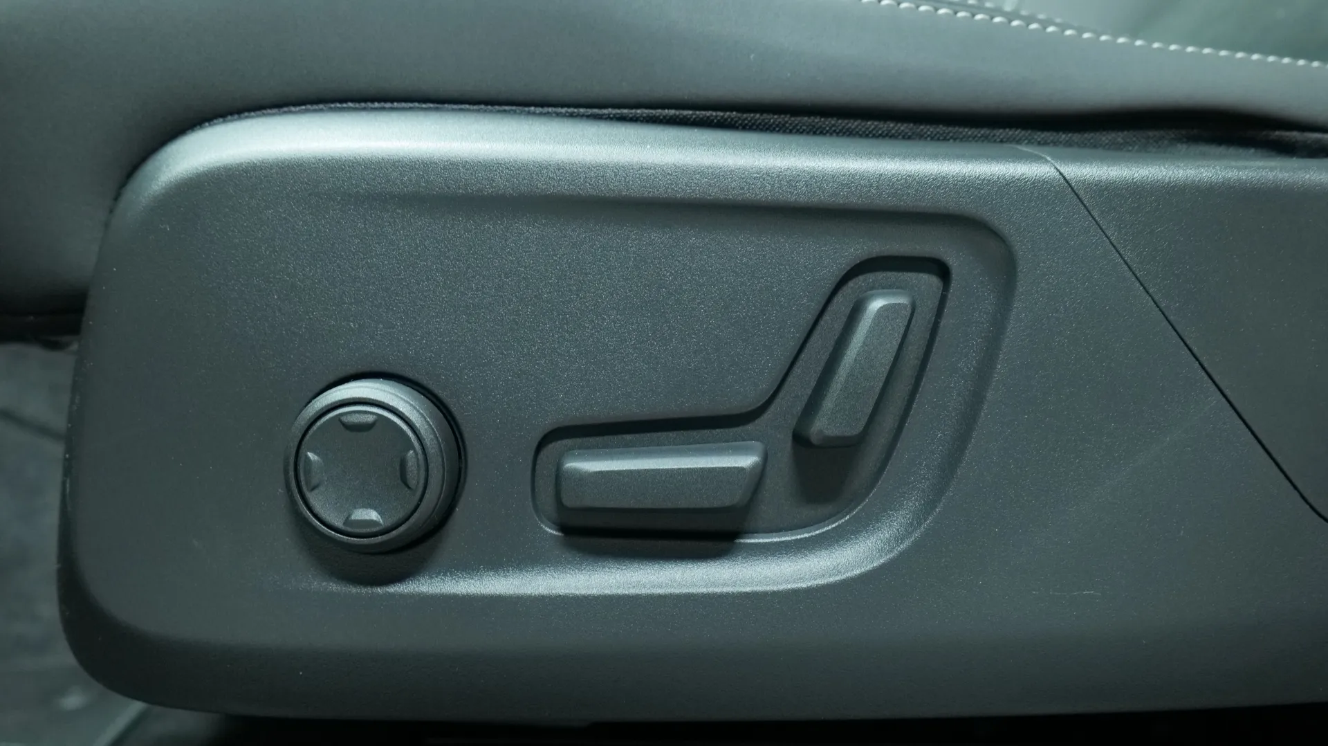 Autokuva 10 - NOB-852