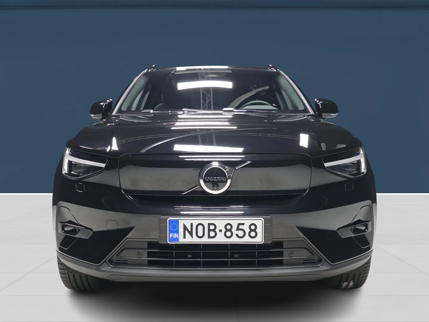Autokuva 2 - NOB-858