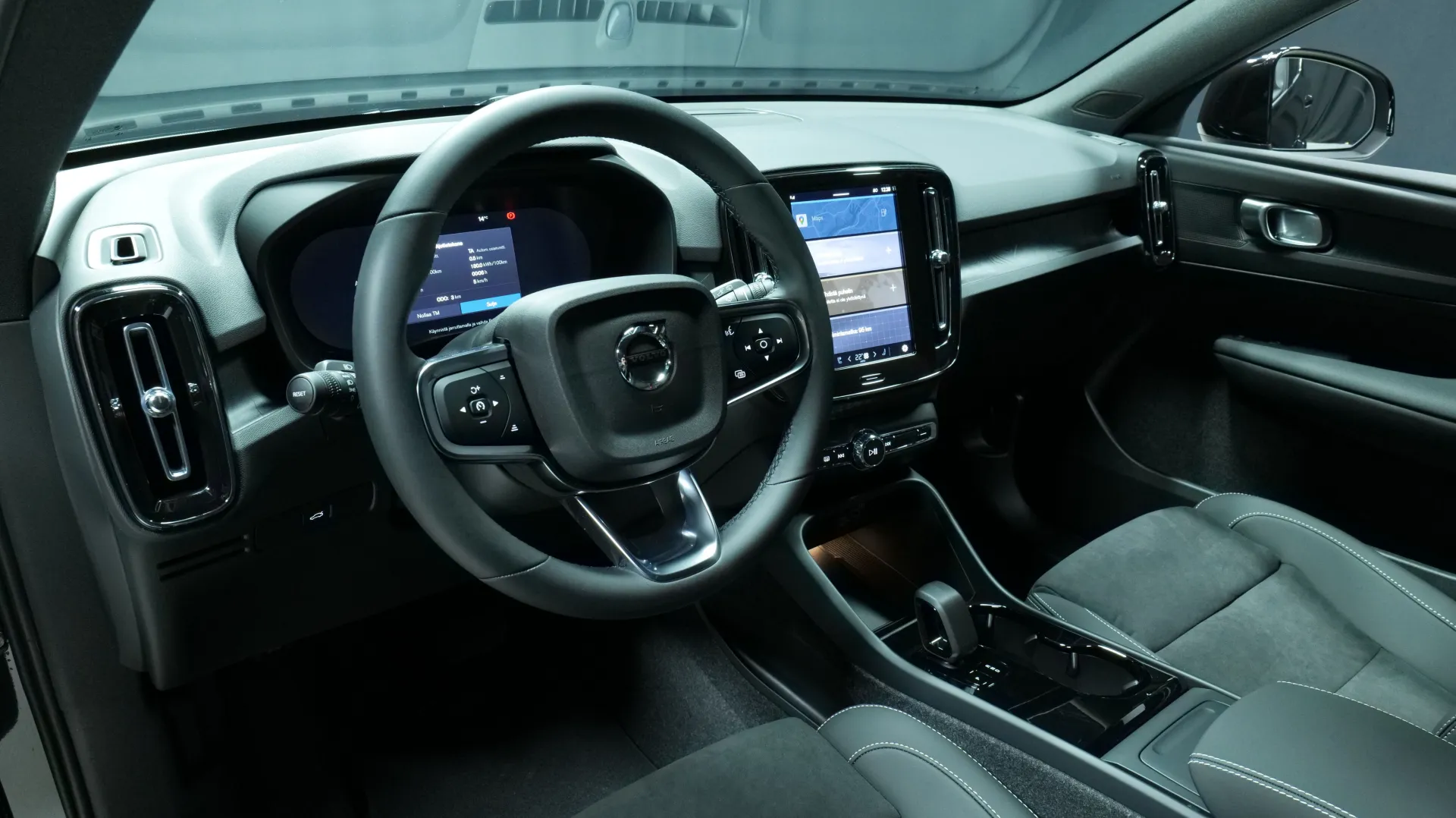 Autokuva 11 - NOE-527