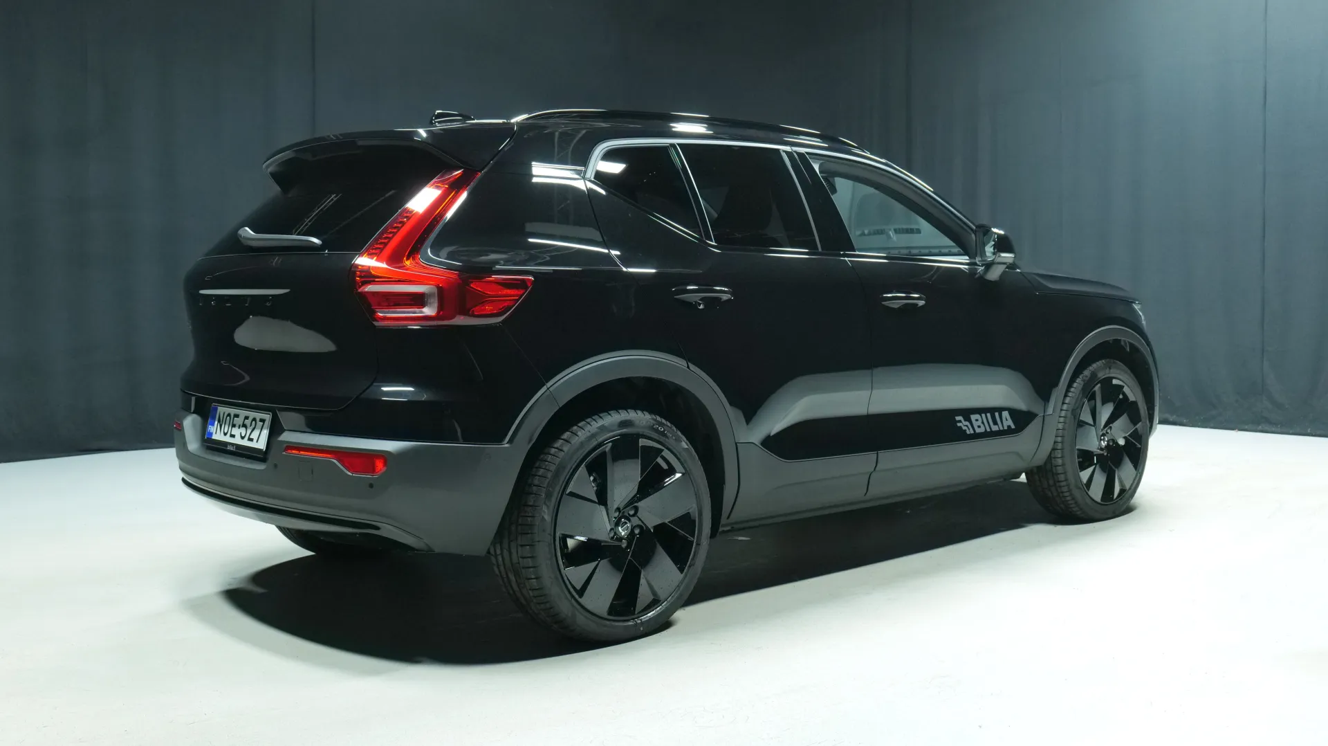 Autokuva 3 - NOE-527