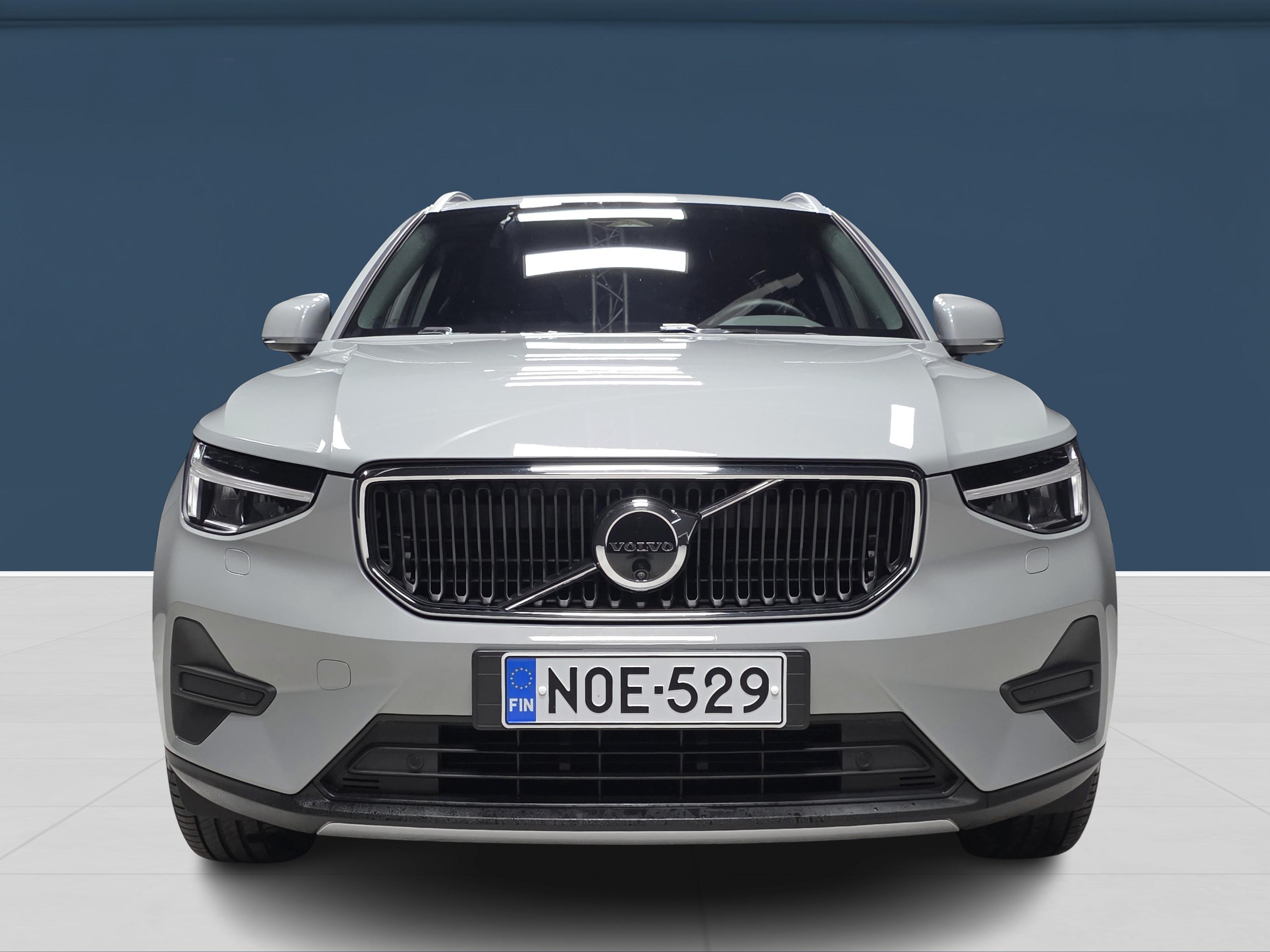 Volvo XC40 B3 MHEV Edition DCT aut 2025, photo 2/16