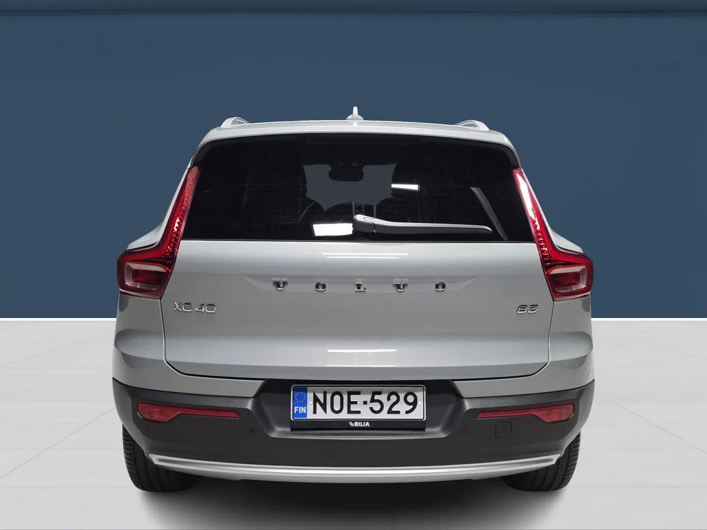 Autokuva 5 - NOE-529