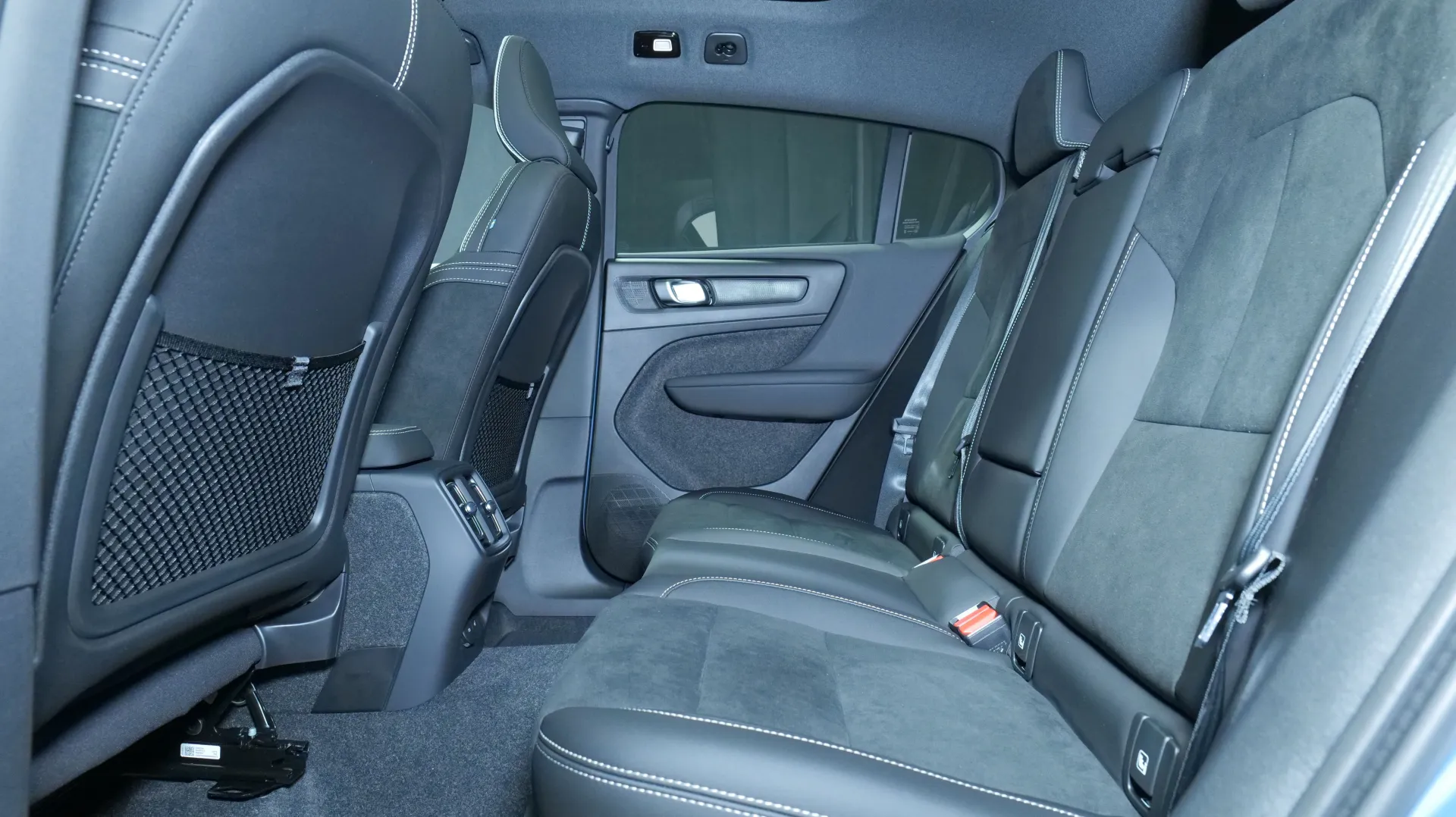 Autokuva 16 - NOE-543