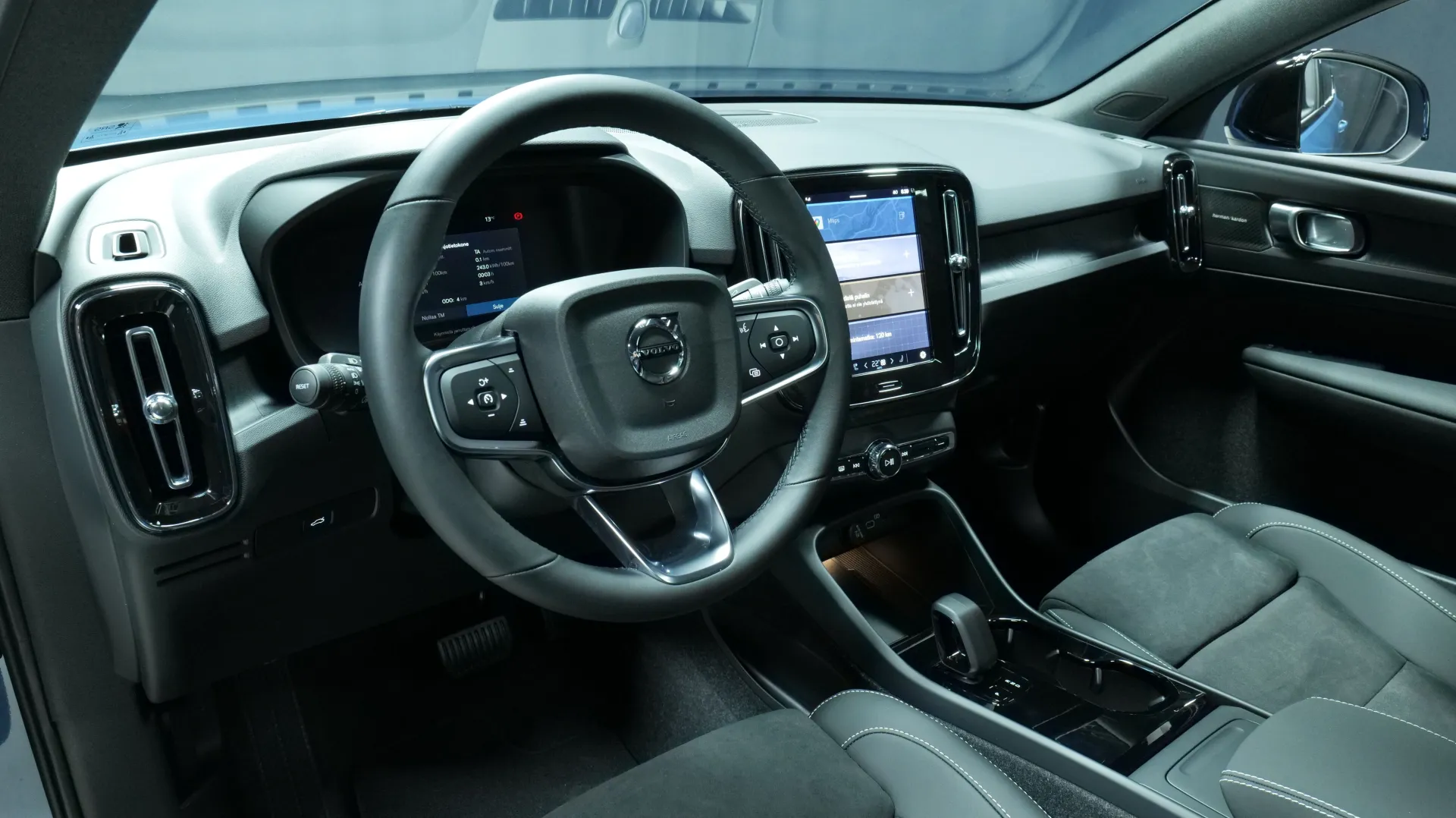 Autokuva 13 - NOE-543