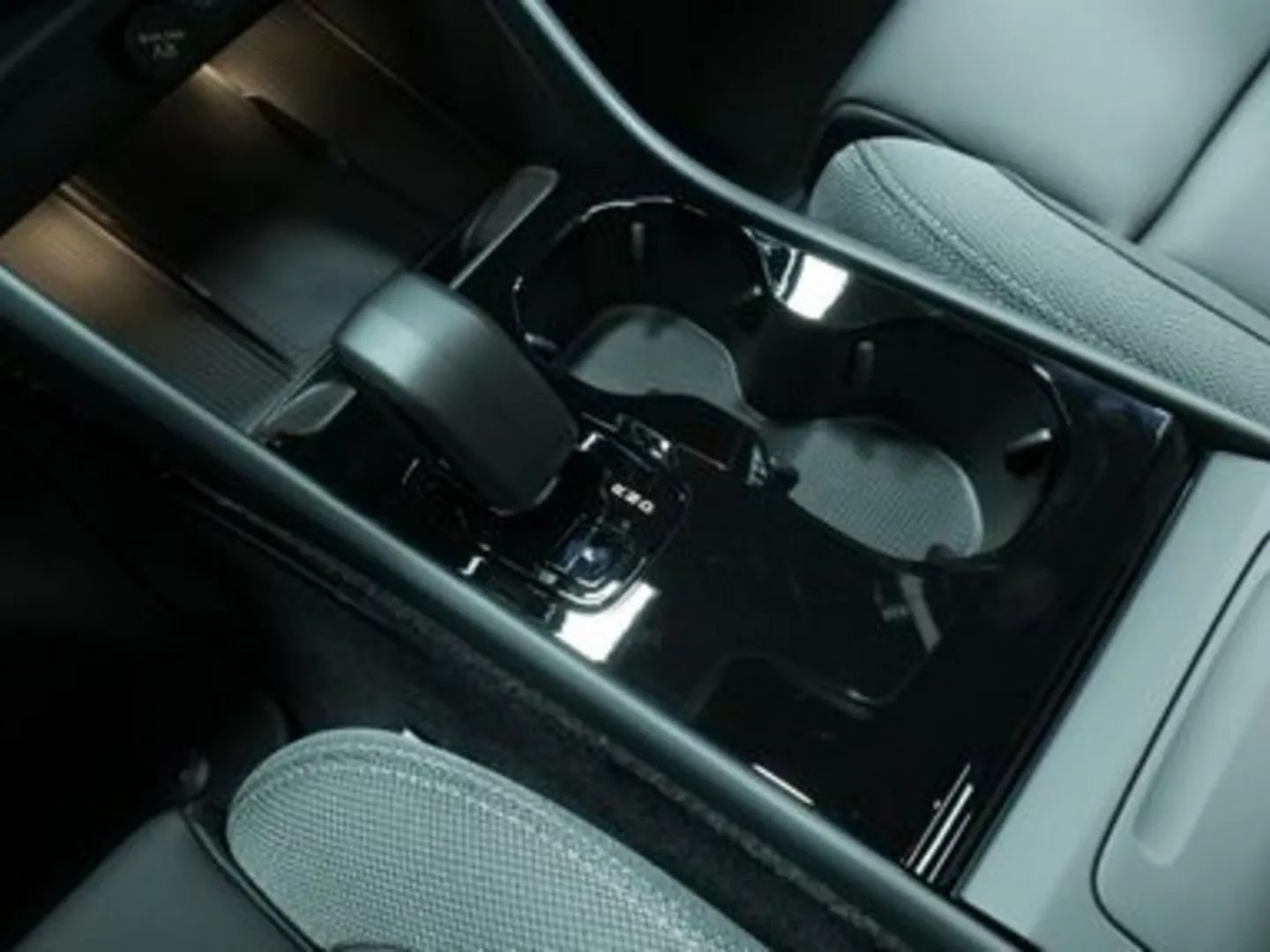 Autokuva 12 - NOG-310